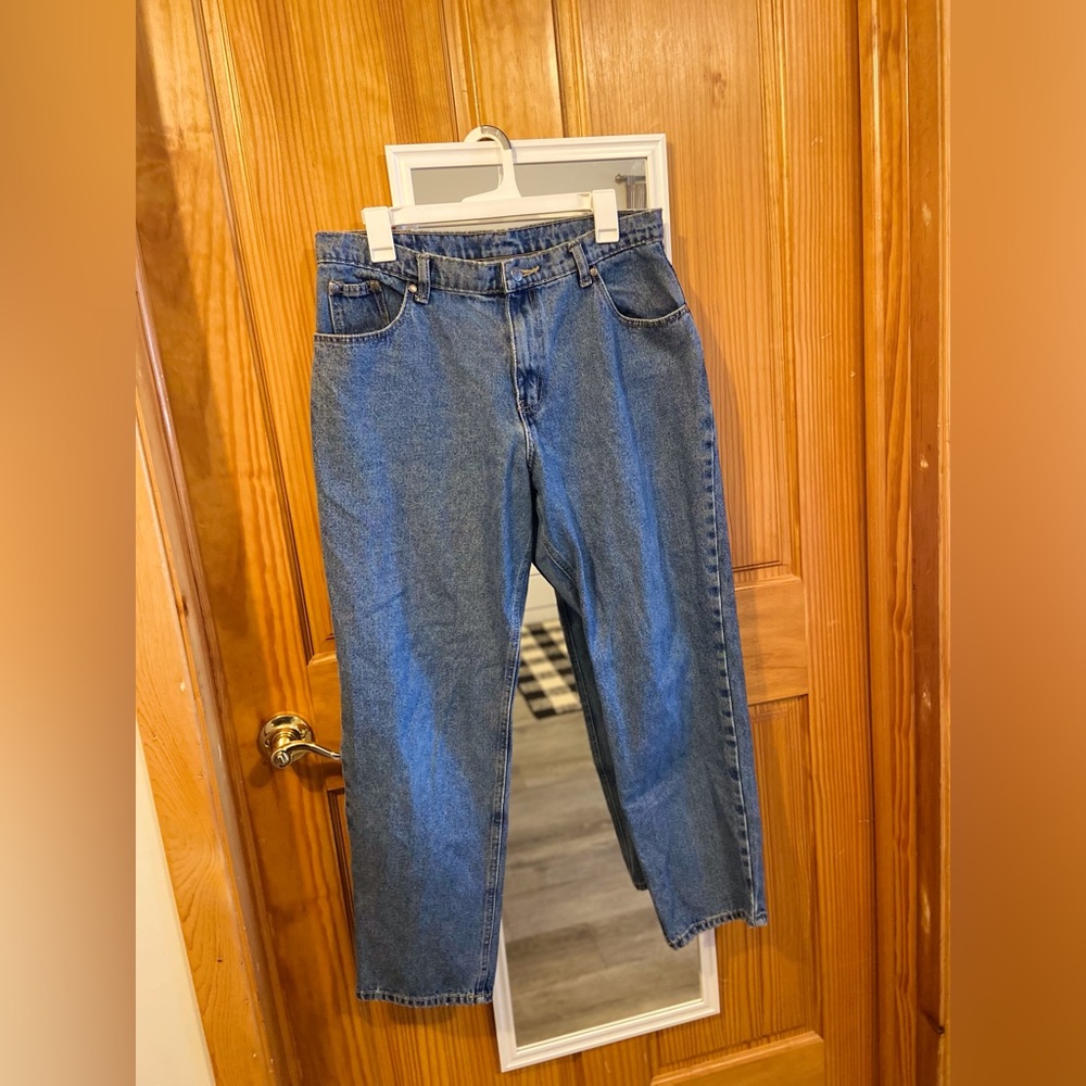 Cute light wash mom jeans